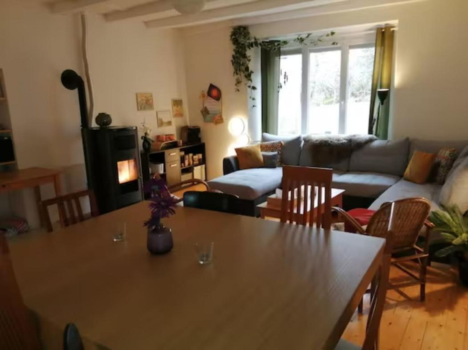 3, La Louve Chez Valerie, Jura