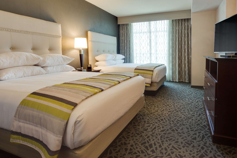 Bedroom 3, Drury Plaza Hotel Cape Girardeau Conference Center, Cape Girardeau