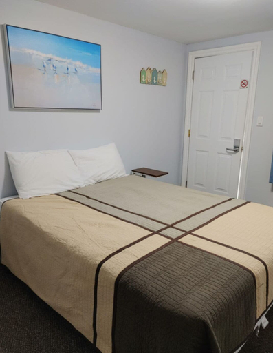 Bedroom 3, Silver Motel, Chatham-Kent