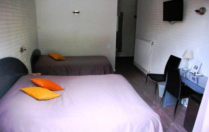 Room 2, Hôtel Le Pont Bernet, Gironde
