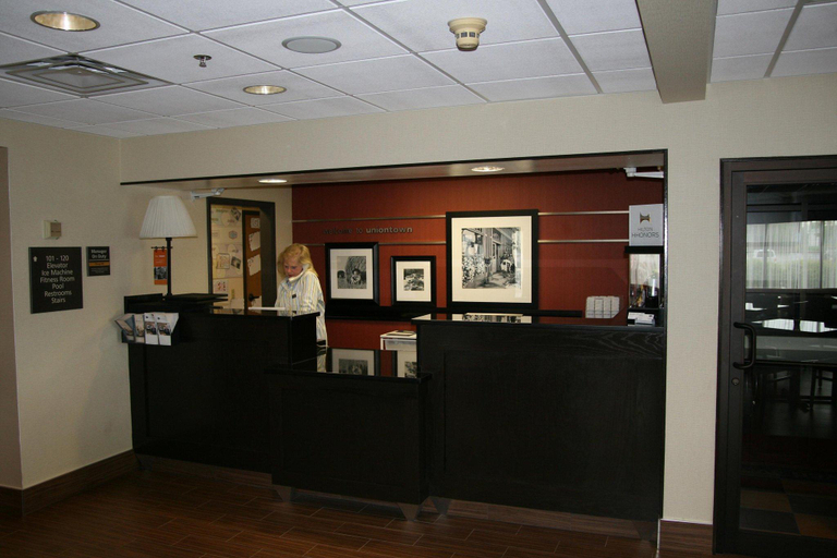 Public Area, Hampton Inn Uniontown, Fayette