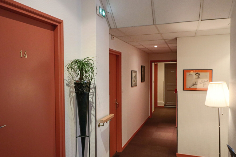 Hallway 2, Hotel Des Oliviers, Moselle