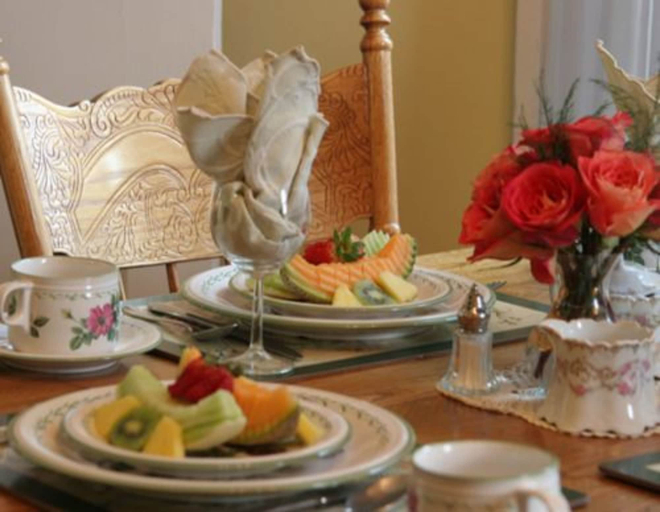 Food & Drinks 4, Alpine Haus Bed & Breakfast Inn, Sussex