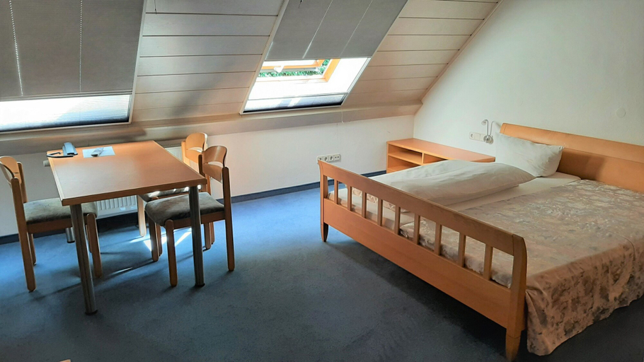 Bedroom 4, Landgasthof Schwarz, Ansbach