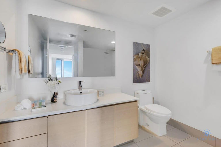 Bathroom 4, Apartment w/ Balcony+ Amazing Pool+ Near Beach, Broward