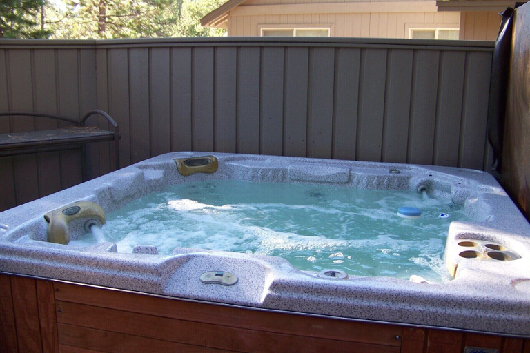 Sport & Beauty, 8 Mt Baker Home with Hot Tub by RedAwning, Deschutes