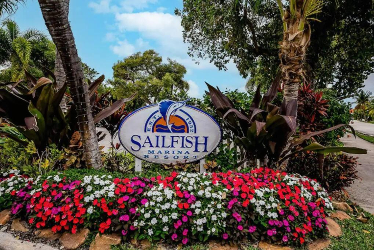 Others 5, Dog friendly condo with beach access, hot tub & firepit, Palm Beach
