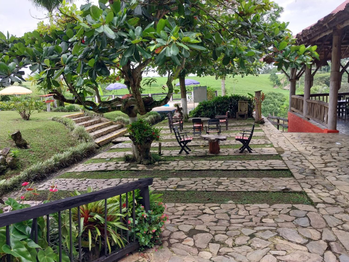 Others 5, finca hotel palmas frente a panaca, Quimbaya