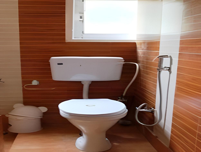 Bathroom, Greenwoods Inn, Srinagar