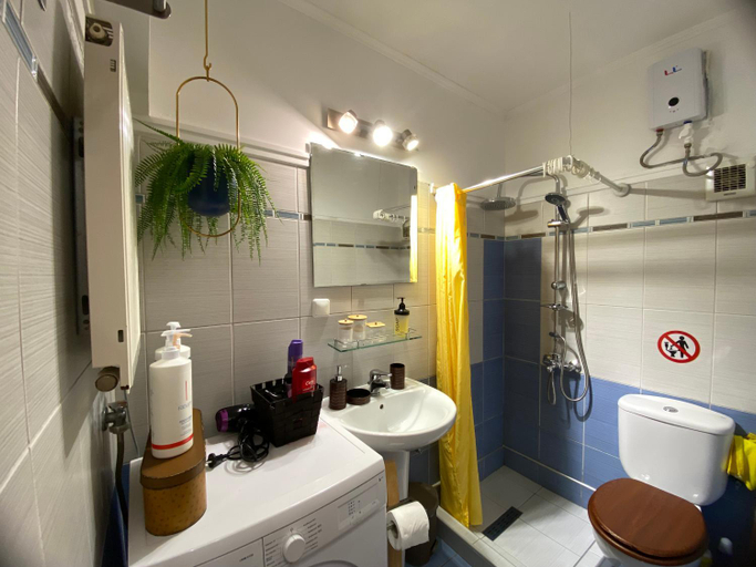Bathroom 2, Penny's luxury city apartment, Central Macedonia