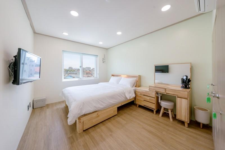 Bedroom 3, Jeju Visitor Guesthouse, Jeju
