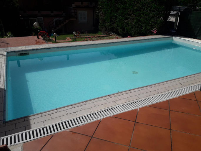 Sport & Beauty 2, Villa Claudia indipendente con piscina ad uso esclusivo, Ancona