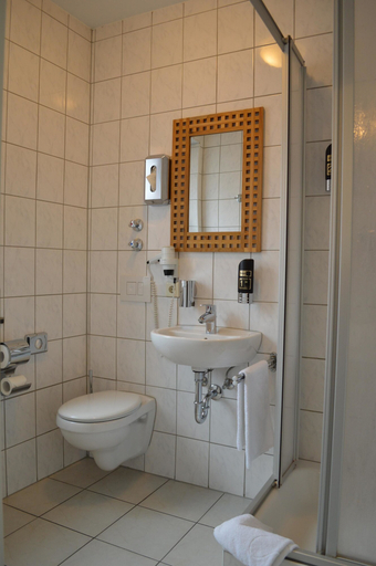 Bathroom 2, Hotel Villa Erlen, Erlangen
