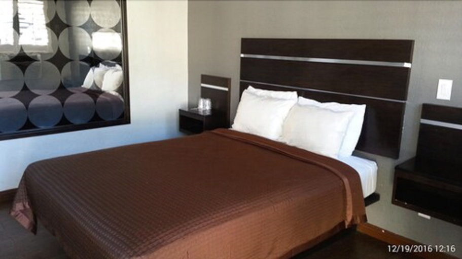 Bedroom 3, El Grande Motel, Los Angeles
