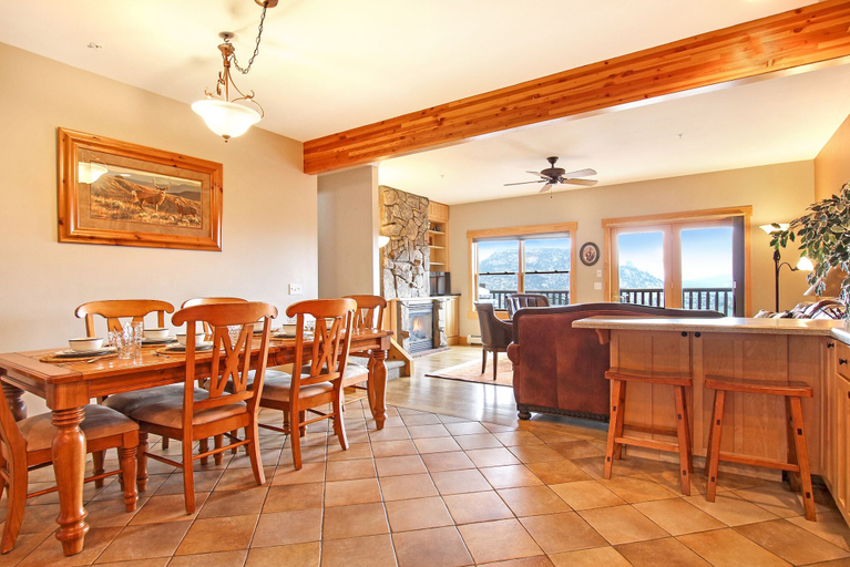 In-room dining 3, Mount Chapin S4 2 Bedroom Condo by RedAwning, Larimer