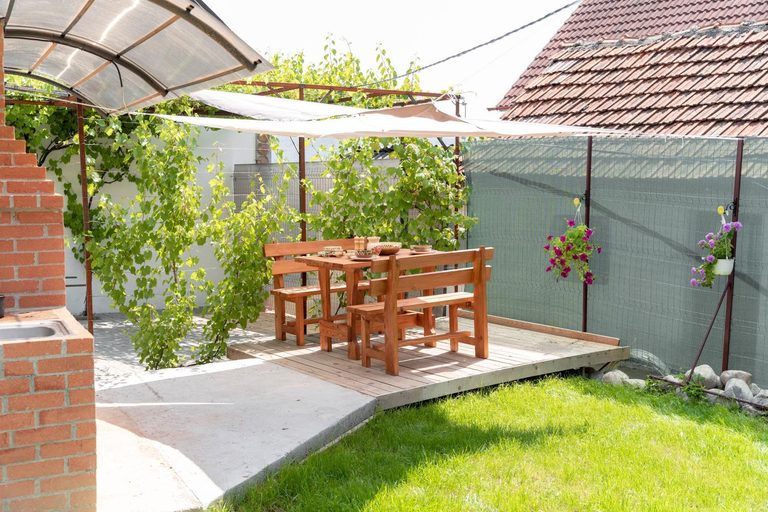 Garden 2, La Fanar Guesthouse, Curtea De Arges