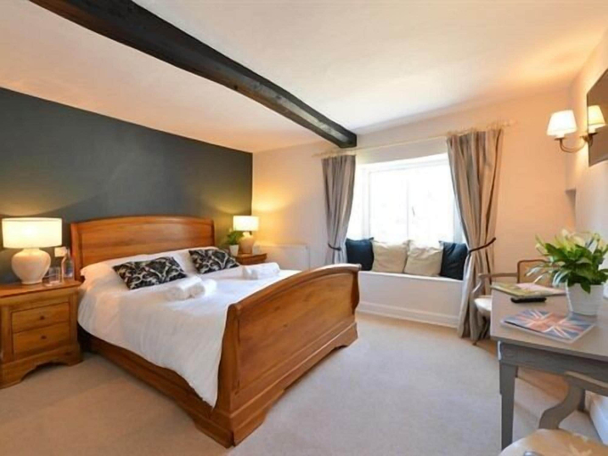 Bedroom 2, Bathurst Arms, Gloucestershire