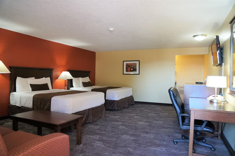 Bedroom 4, McMinnville Inn, Yamhill