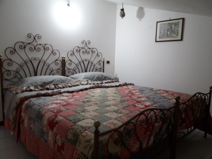 Bedroom 3, Villa Claudia indipendente con piscina ad uso esclusivo, Ancona