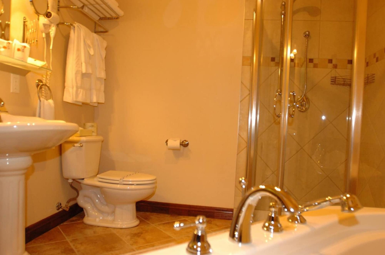 Bathroom 4, Relais St-Denis, Les Pays-d'en-Haut