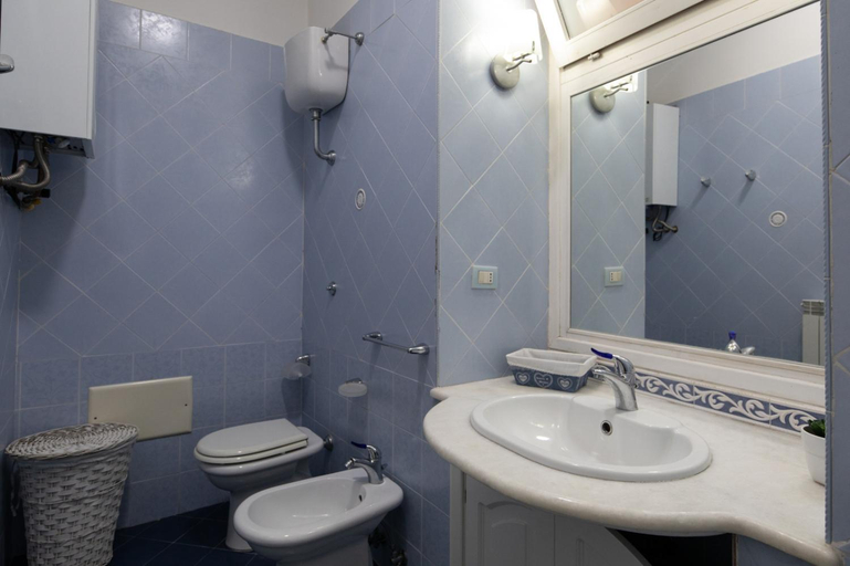 Bathroom 3, Bed & Breakfast FABROS, Salerno