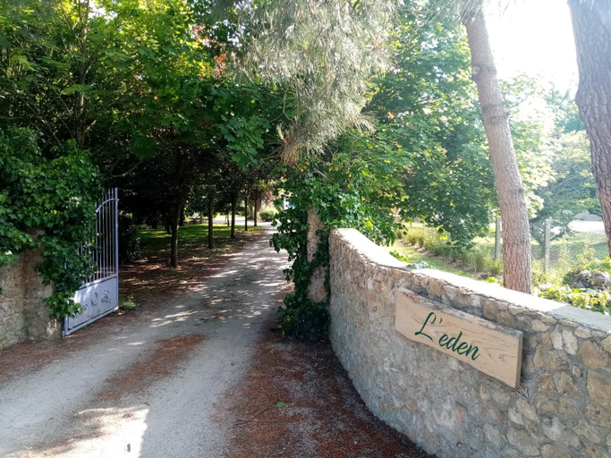 5, l'Eden naturiste ecureuil, Vendée