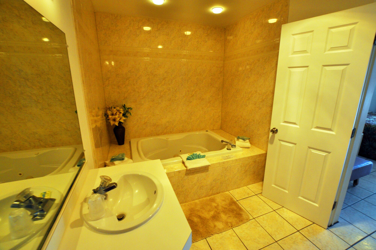 Bathroom 3, Riviera Resorts & Suites, Cape May