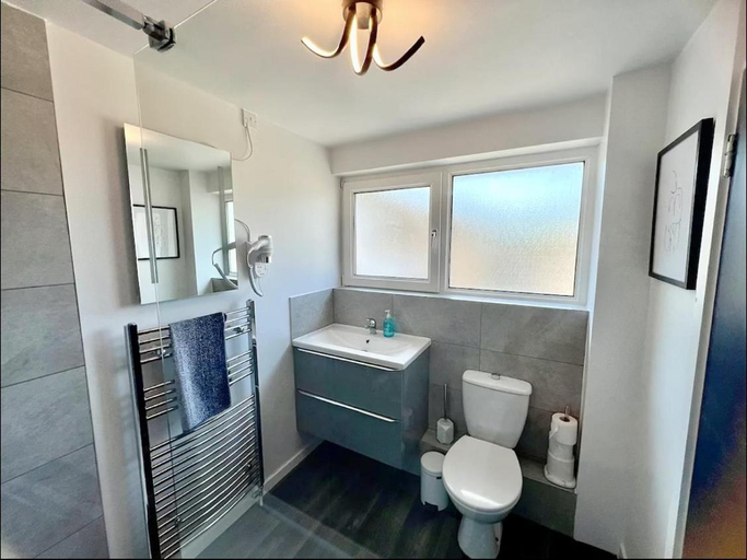 Bathroom 3, Lime Tree in blue House, Cambridgeshire