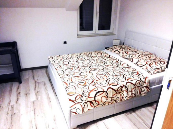 Bedroom 3, Green Hill Two Bedroom Apartment, Dubrovnik
