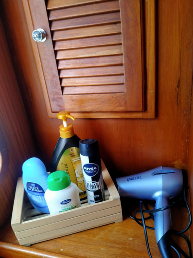 Bathroom 5, Barca a Vela Principessa, Cagliari