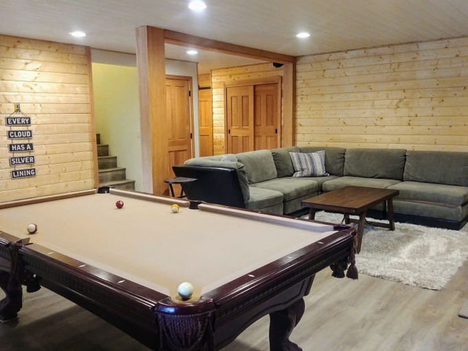 Game room 2, 07MF - Silver Lake #7, Whatcom