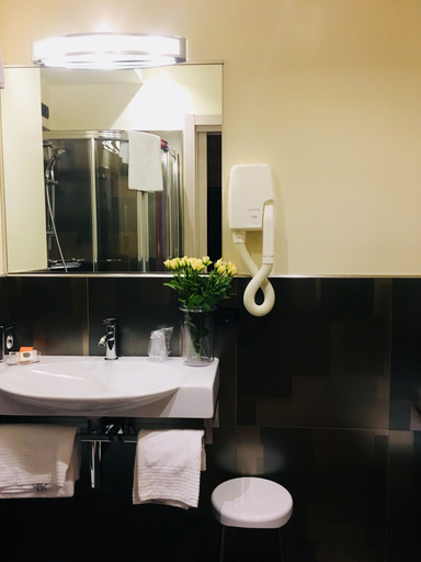 Bathroom 4, Kristal, Vicenza
