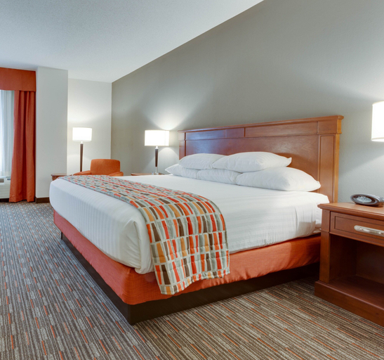 Bedroom 3, Drury Inn & Suites St. Louis O'Fallon, IL, Saint Clair