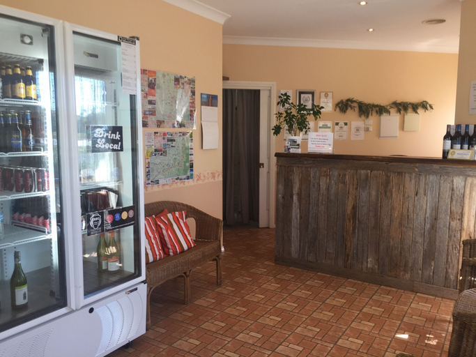 Food & Drinks, Tuckerbox Motor Inn, Gundagai
