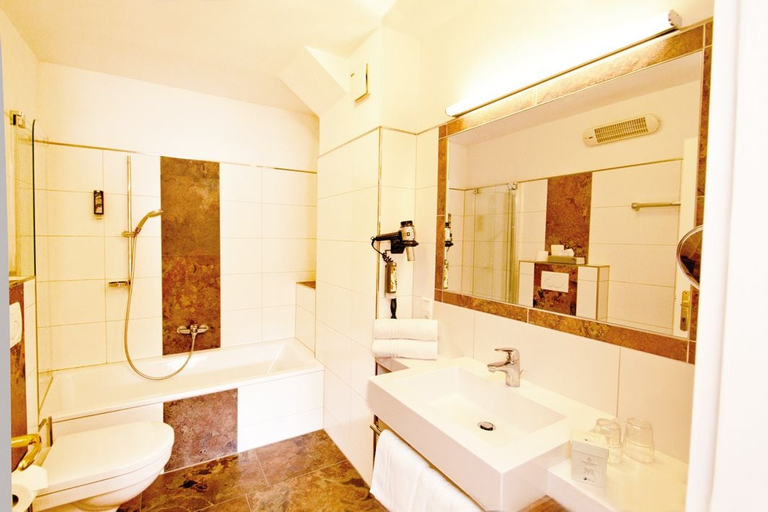 Bathroom 4, Seewinkel, Salzburg Umgebung