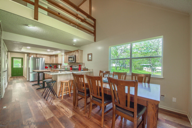 Private kitchen 5, Red Barn Rr9122rb 5 Bedroom Home by RedAwning, Comal