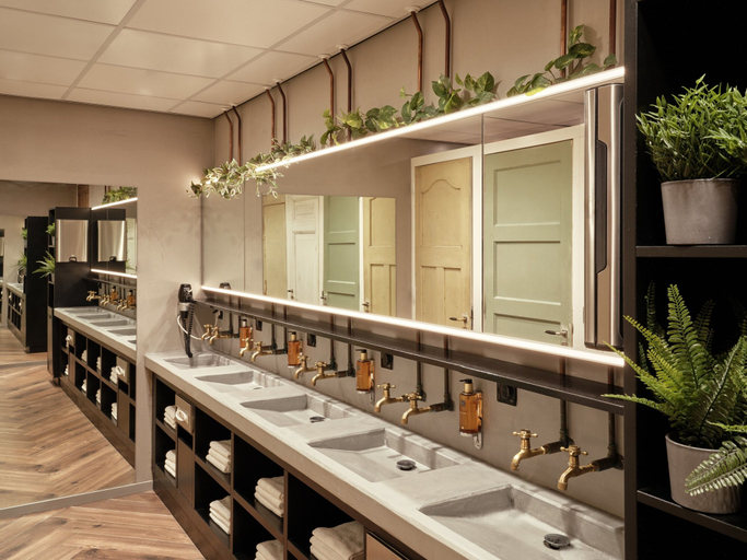 Bathroom 5, CityHub Amsterdam, Amsterdam