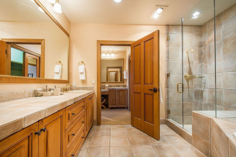 Bathroom 3, Deluxe Two Queen Room Hotel Room by RedAwning, Summit