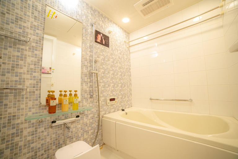Bathroom 3, CityLife Miyako Rabuniru, Miyakojima