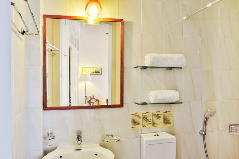 Bathroom 4, Silde Apartments, Crete