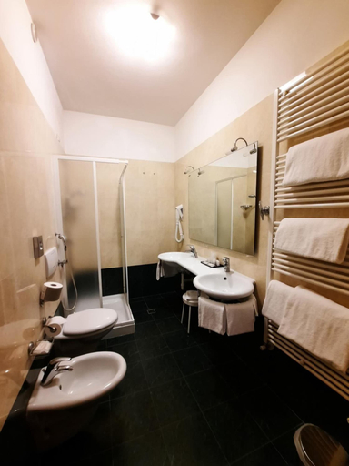 Bathroom 4, Hotel Rossi