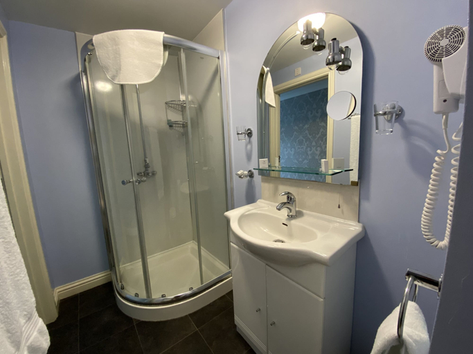 Bathroom 3, Flambards Hotel, Ceredigion