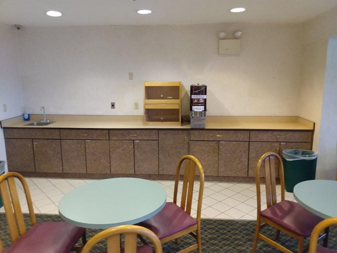 Others 5, Monroe Heights Hotel Clarion, Clarion