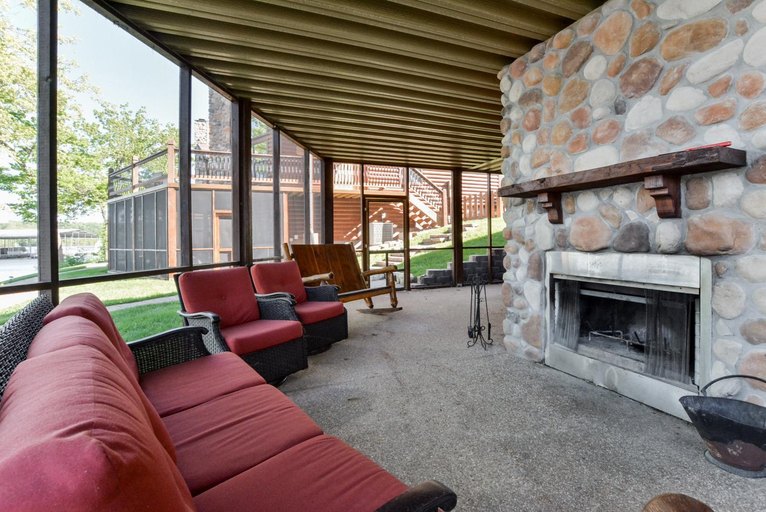 Others 5, Luxury Lakefront Chalet Resort 2 Pools FREE Amenities Dock MiniGolf Waterslide, Stone