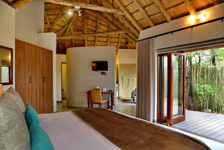 Bedroom 2, Tambuti Lodge, Bojanala
