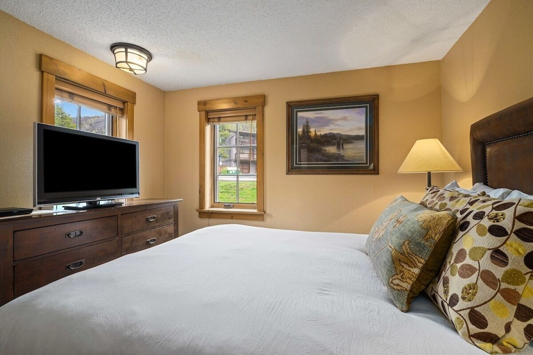 Room 5, Northstar 114 1 Bedroom Condo by RedAwning, Routt