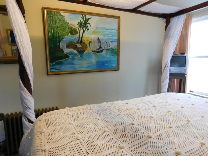 Room 3, Cliff Crest Bed & Breakfast, Santa Cruz