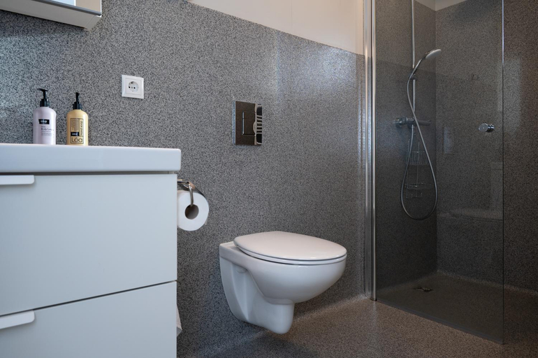 Bathroom 3, Kornmuli, Dalabyggð