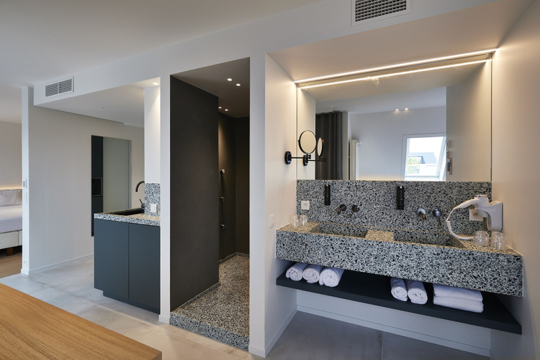 Bathroom 5, Parkhotel Roeselare, West-Vlaanderen