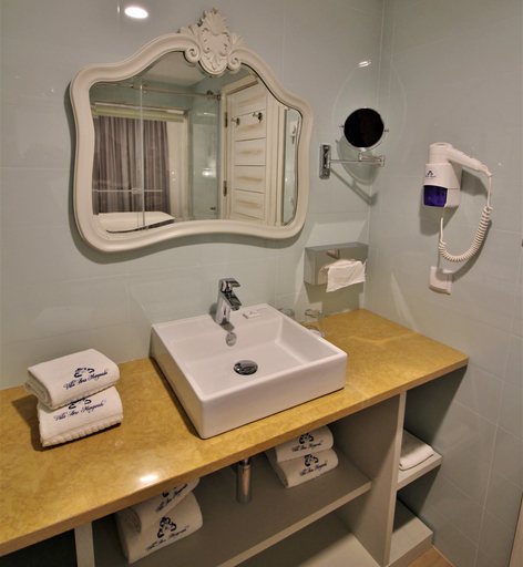 Bathroom 5, Villa Ana Margarida Hotel, Mafra